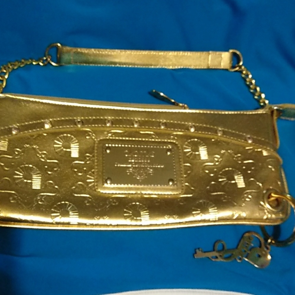 Akdmks    gold  bag